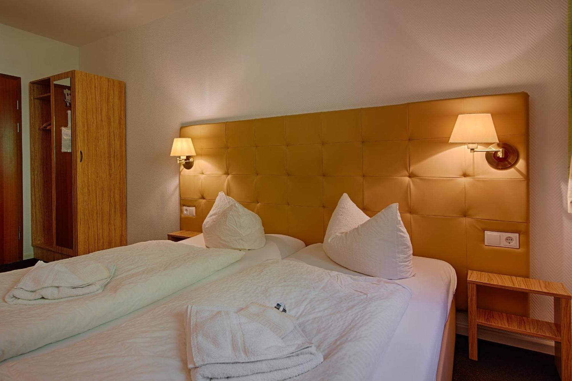 See Hotel Karlslust Chalets Storkow  Exterior photo